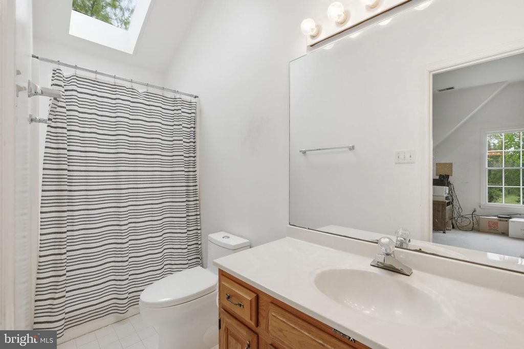 Image 42 of property listing at 22301 FLINTRIDGE DR, Brookeville, MD 20833