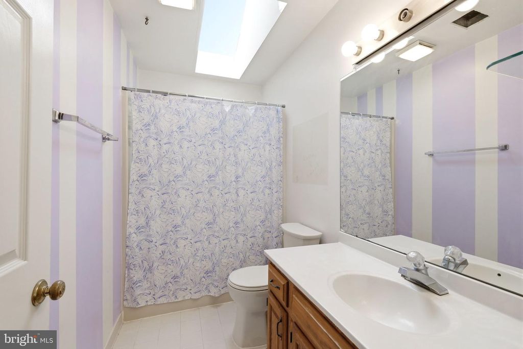 Image 44 of property listing at 22301 FLINTRIDGE DR, Brookeville, MD 20833