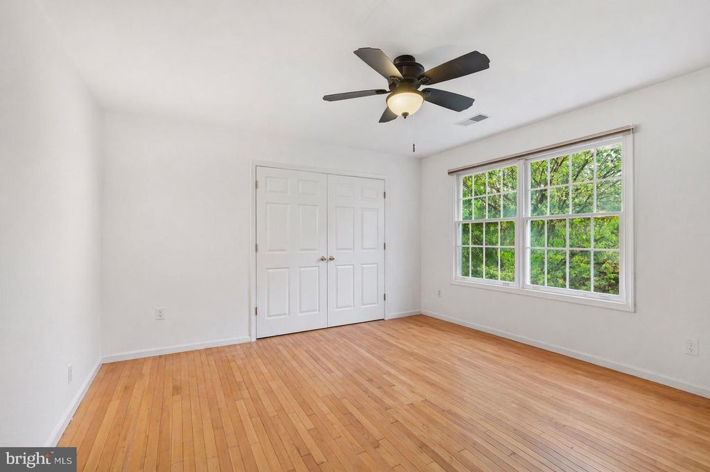 Image 45 of property listing at 22301 FLINTRIDGE DR, Brookeville, MD 20833