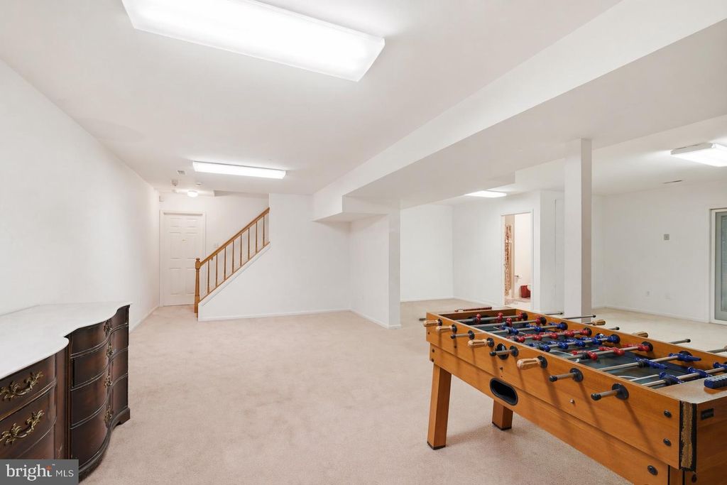 Image 46 of property listing at 22301 FLINTRIDGE DR, Brookeville, MD 20833