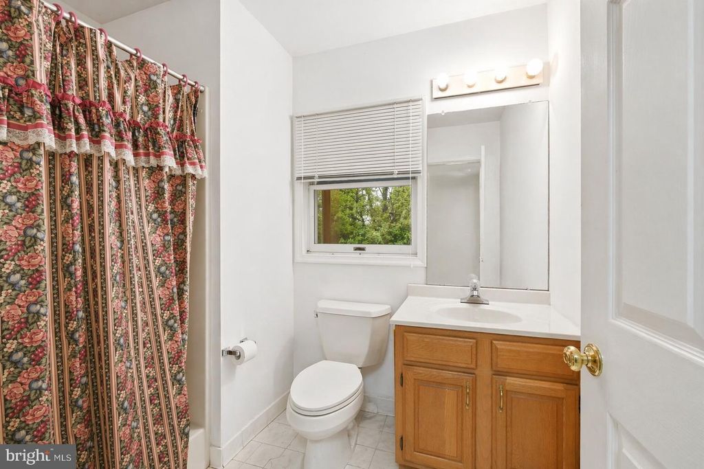 Image 50 of property listing at 22301 FLINTRIDGE DR, Brookeville, MD 20833