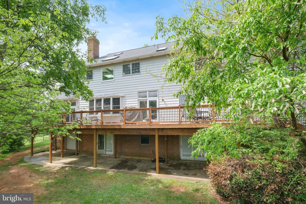 Image 57 of property listing at 22301 FLINTRIDGE DR, Brookeville, MD 20833