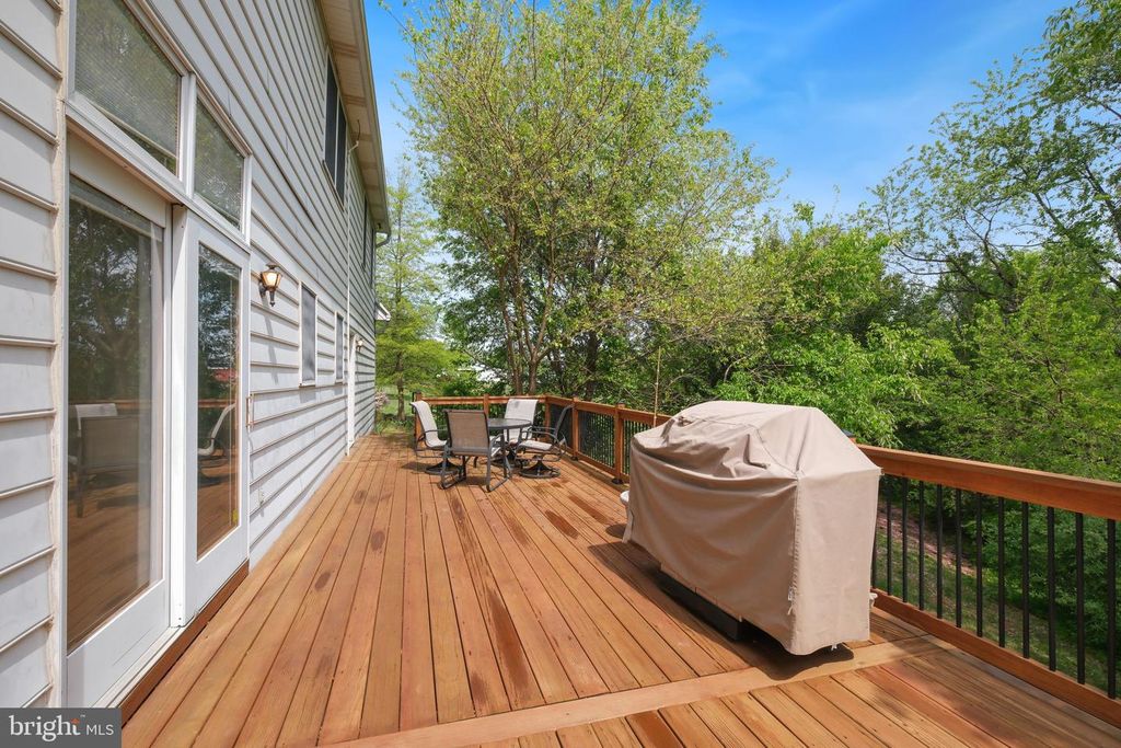 Image 58 of property listing at 22301 FLINTRIDGE DR, Brookeville, MD 20833
