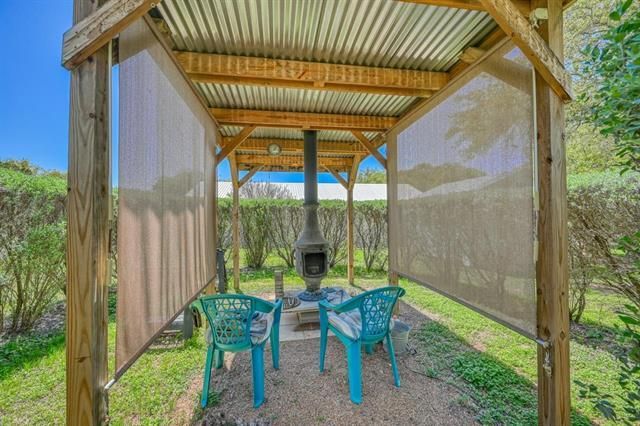 122 Ridge DR, Spicewood, TX 78669