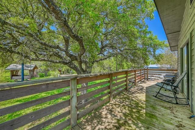122 Ridge DR, Spicewood, TX 78669