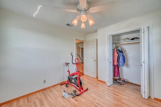 122 Ridge DR, Spicewood, TX 78669