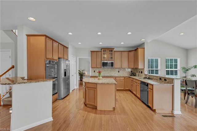 9359 Stonehouse GLN, Toano, VA 23168