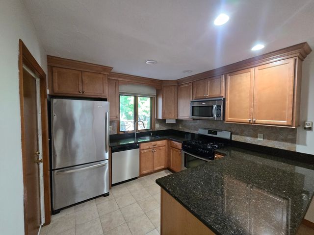 8 Clarendon Common 8, Franklin, MA 02038