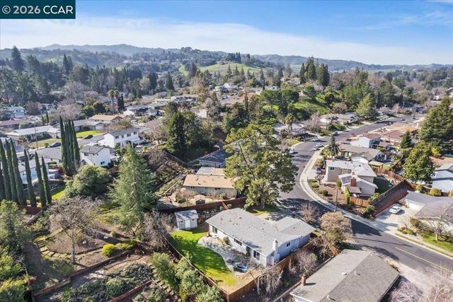 407 407 Roanoke Dr, Martinez, CA 94553