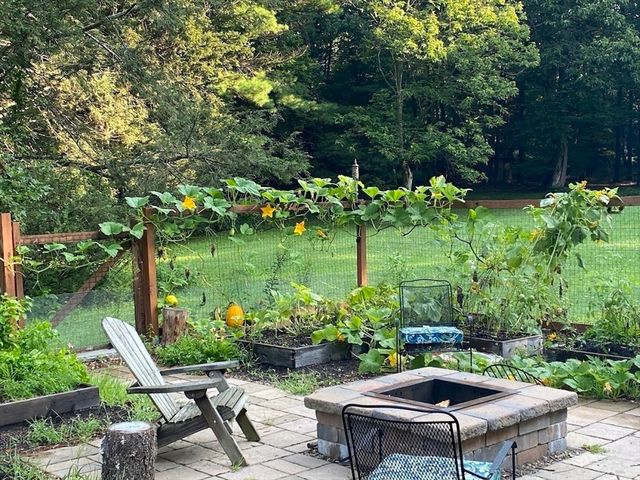 300 W. Main Street, Hopkinton, MA 01748