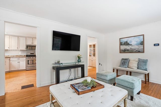 300 W. Main Street, Hopkinton, MA 01748