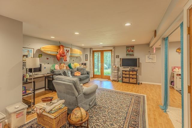 127 Preservation, Tiverton, RI 02878