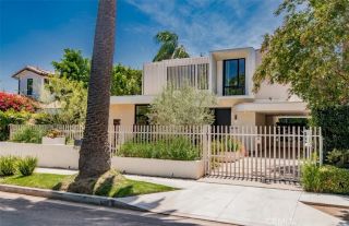 9018 Dorrington Avenue, West Hollywood, CA 90048