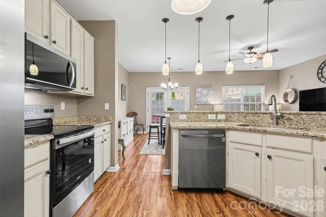 12058 Stratfield Place Circle, Pineville, NC 28134