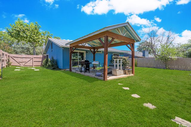 9606 SUGARLOAF DR, San Antonio, TX 78245