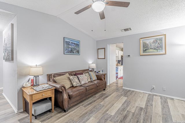 9606 SUGARLOAF DR, San Antonio, TX 78245