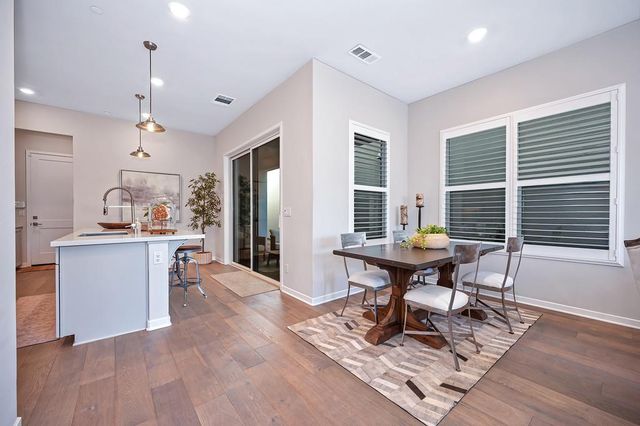 9 Fischbacher St, Sacramento, CA 95816