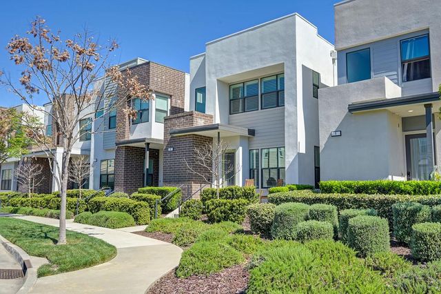 9 Fischbacher St, Sacramento, CA 95816