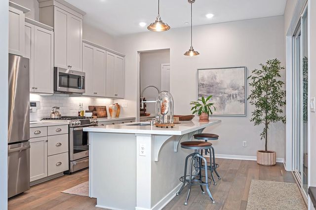 9 Fischbacher St, Sacramento, CA 95816