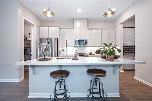 9 Fischbacher St, Sacramento, CA 95816