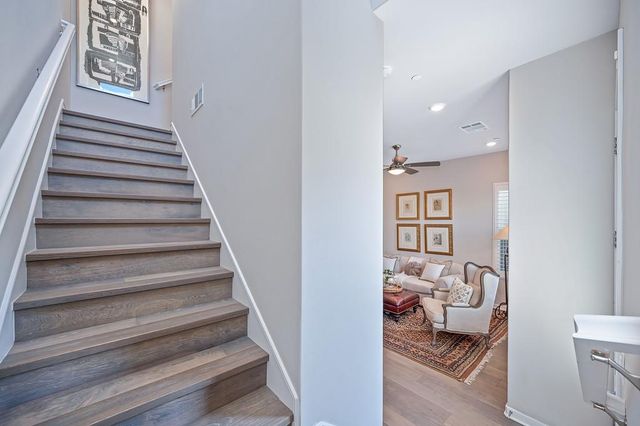 9 Fischbacher St, Sacramento, CA 95816