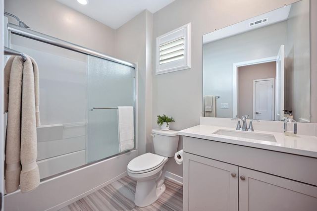 9 Fischbacher St, Sacramento, CA 95816