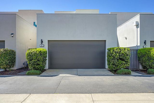 9 Fischbacher St, Sacramento, CA 95816