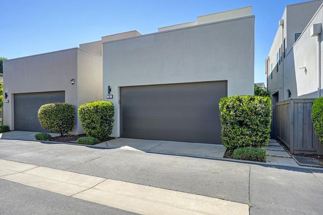 9 Fischbacher St, Sacramento, CA 95816