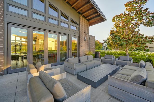 9 Fischbacher St, Sacramento, CA 95816