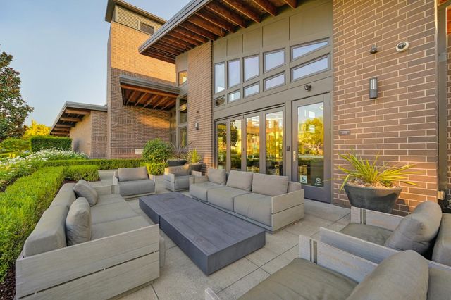 9 Fischbacher St, Sacramento, CA 95816