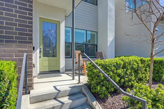 9 Fischbacher St, Sacramento, CA 95816