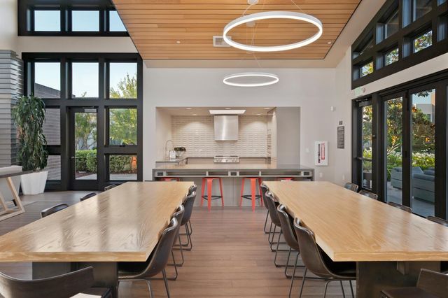 9 Fischbacher St, Sacramento, CA 95816