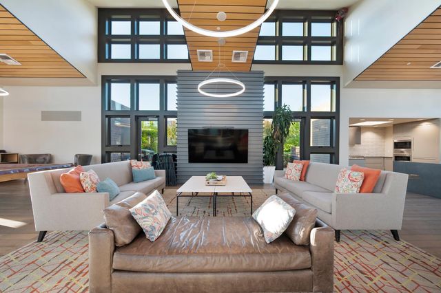 9 Fischbacher St, Sacramento, CA 95816