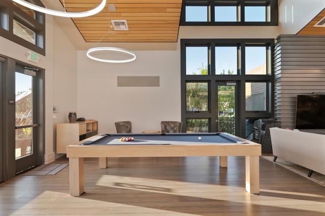 9 Fischbacher St, Sacramento, CA 95816