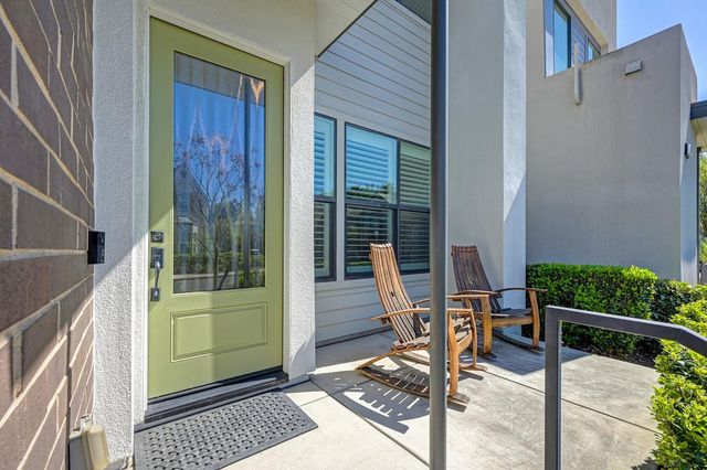 9 Fischbacher St, Sacramento, CA 95816