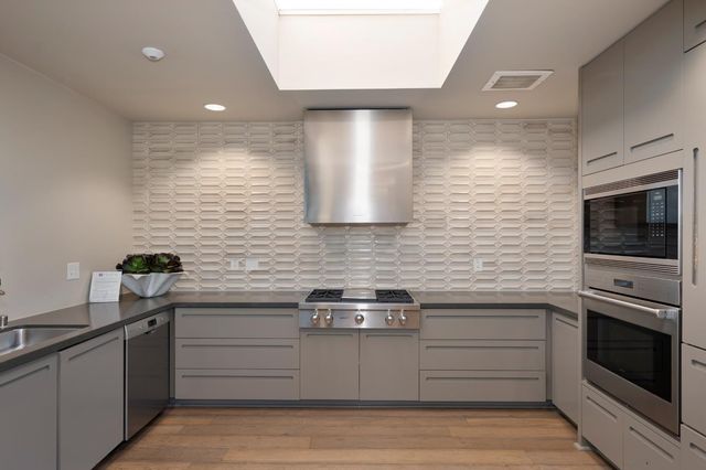 9 Fischbacher St, Sacramento, CA 95816