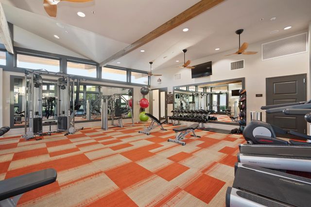 9 Fischbacher St, Sacramento, CA 95816