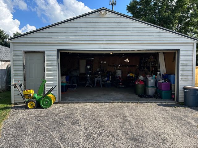 5147 E Chrysler Drive, Belvidere, IL 61008