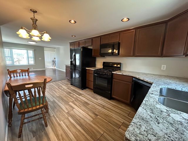 5147 E Chrysler Drive, Belvidere, IL 61008