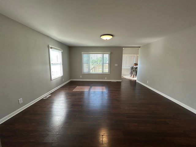 5147 E Chrysler Drive, Belvidere, IL 61008