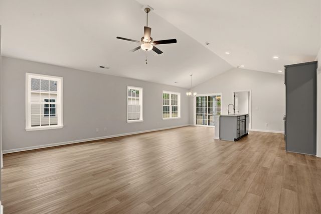 54 Bennington Ct, Georgetown, SC 29440
