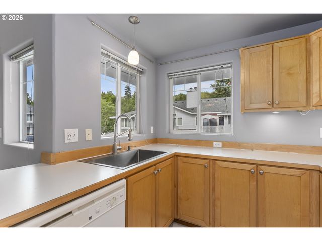 13682 Sw HALL Blvd 3, Portland, OR 97223