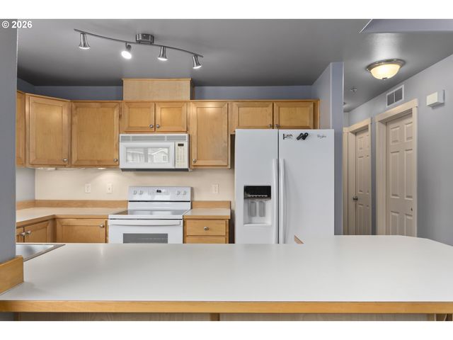 13682 Sw HALL Blvd 3, Portland, OR 97223