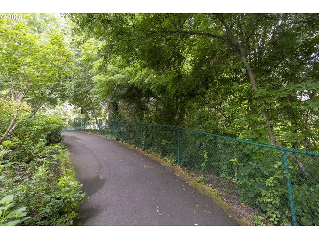 13682 Sw HALL Blvd 3, Portland, OR 97223