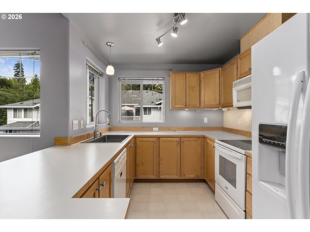 13682 Sw HALL Blvd 3, Portland, OR 97223
