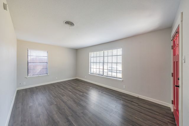 10803 Lake Gardens Drive, Dallas, TX 75218