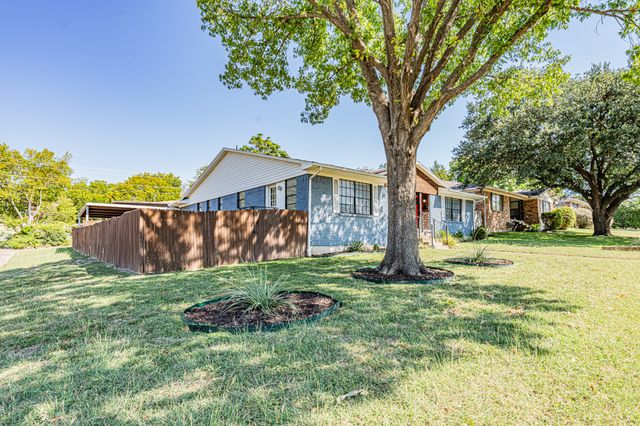 10803 Lake Gardens Drive, Dallas, TX 75218