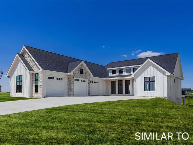 900 Harrington Way, Waukee, IA 50263