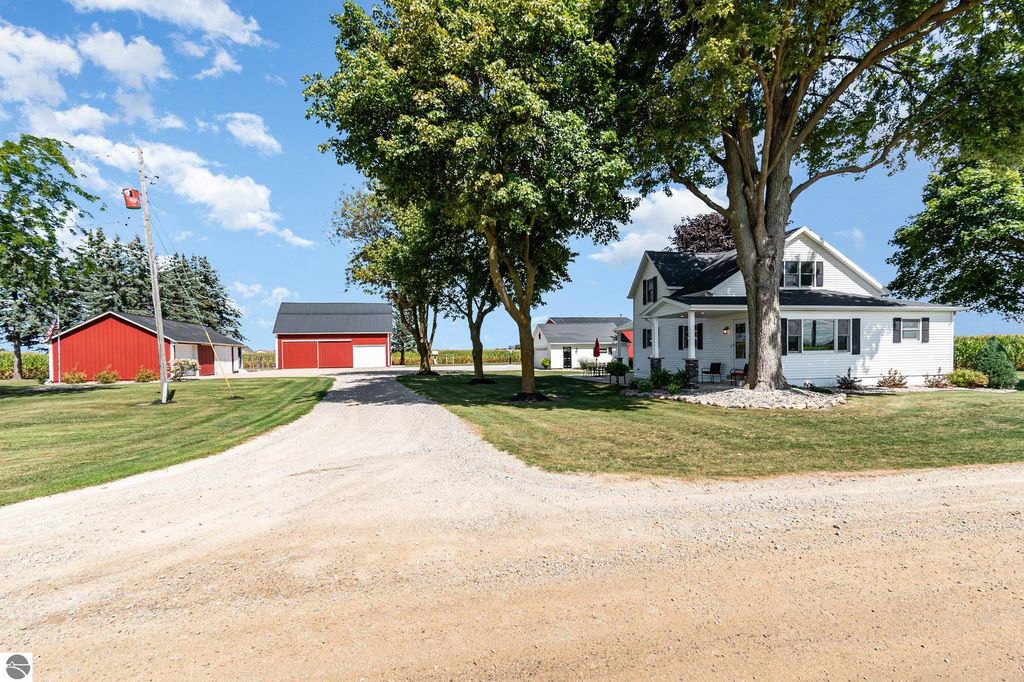 Image 1 of property listing at 10063 E Walton Road, Shepherd, MI 48883