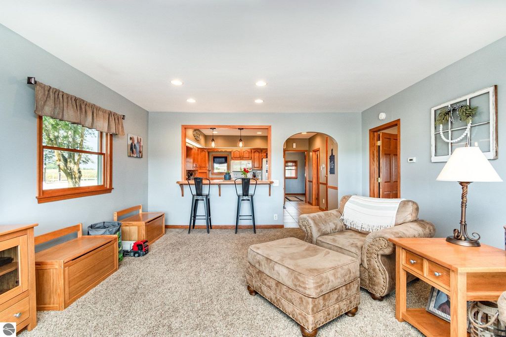 Image 10 of property listing at 10063 E Walton Road, Shepherd, MI 48883